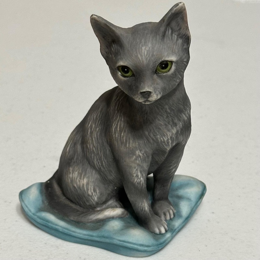 Aldo Fazio Natasha Cat Figurine Reco Sophisticated Ladies Grey Porcelain VTG '87